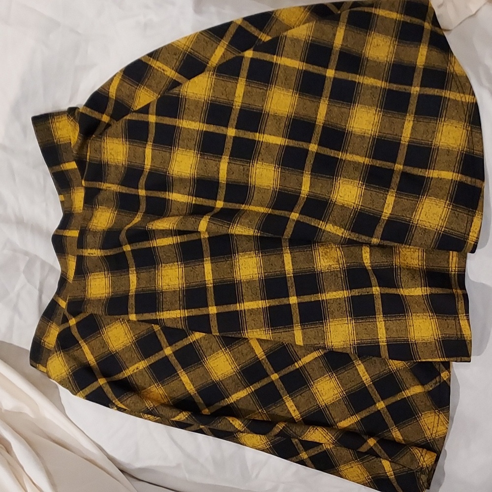 *Midnight Hour Black and Yellow Plaid Skater Skirt with Full Zipper Front  XS - Picture 4 of 9